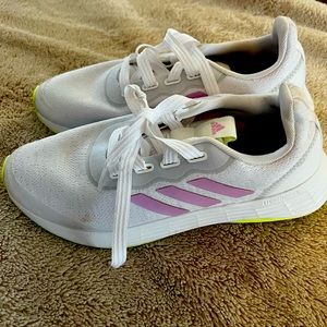 Womens Adidas size 7.5 athletic shoes